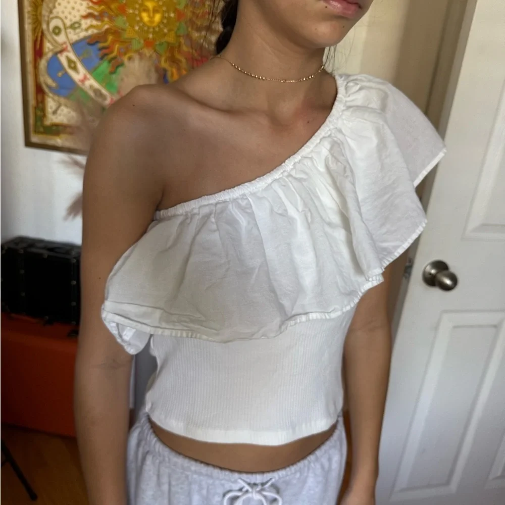 Preowned, Zara White Ruffled Off Shoulder Top, Size Girls 11/12